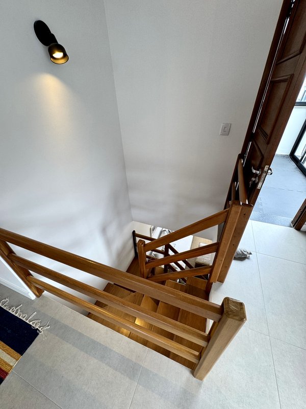 R$ 1.500.000 - &Oacute;TIMA COBERTURA DUPLEX - REFORMADA - 202M2 - 3 DORM - 2 SU&Iacute;TES - 2 VAGAS Rua Passo da Pátria Porto Alegre - 