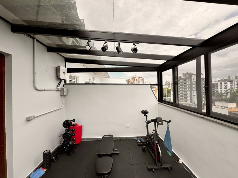 R$ 1.500.000 - &Oacute;TIMA COBERTURA DUPLEX - REFORMADA - 202M2 - 3 DORM - 2 SU&Iacute;TES - 2 VAGAS Rua Passo da Pátria Porto Alegre - 