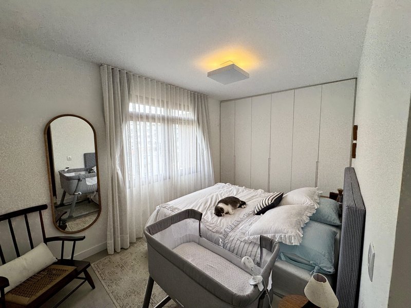 R$ 1.500.000 - &Oacute;TIMA COBERTURA DUPLEX - REFORMADA - 202M2 - 3 DORM - 2 SU&Iacute;TES - 2 VAGAS Rua Passo da Pátria Porto Alegre - 