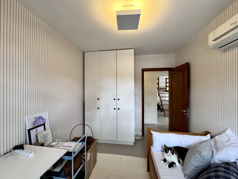 R$ 1.500.000 - &Oacute;TIMA COBERTURA DUPLEX - REFORMADA - 202M2 - 3 DORM - 2 SU&Iacute;TES - 2 VAGAS Rua Passo da Pátria Porto Alegre - 