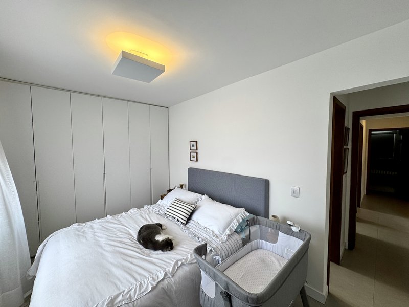 R$ 1.500.000 - &Oacute;TIMA COBERTURA DUPLEX - REFORMADA - 202M2 - 3 DORM - 2 SU&Iacute;TES - 2 VAGAS Rua Passo da Pátria Porto Alegre - 