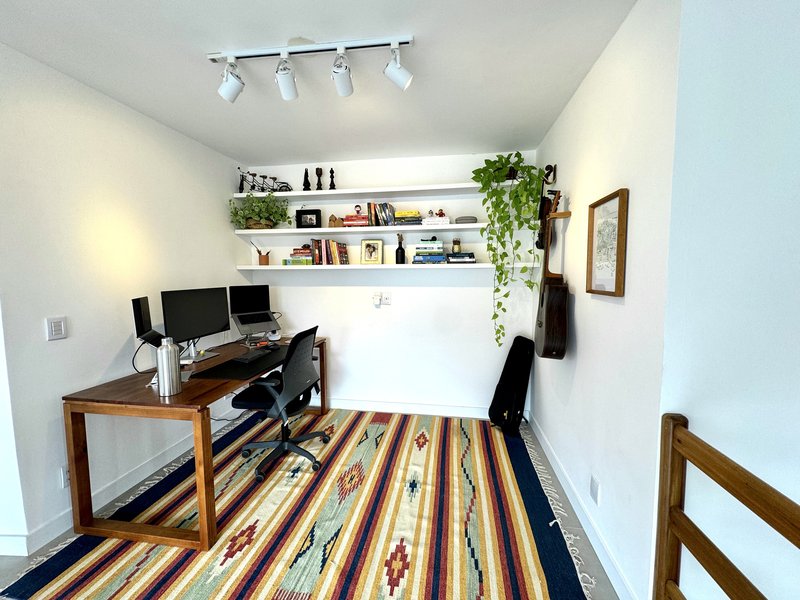 R$ 1.500.000 - &Oacute;TIMA COBERTURA DUPLEX - REFORMADA - 202M2 - 3 DORM - 2 SU&Iacute;TES - 2 VAGAS Rua Passo da Pátria Porto Alegre - 