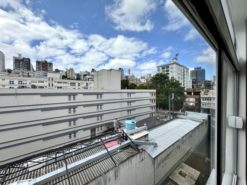 R$ 1.500.000 - &Oacute;TIMA COBERTURA DUPLEX - REFORMADA - 202M2 - 3 DORM - 2 SU&Iacute;TES - 2 VAGAS Rua Passo da Pátria Porto Alegre - 