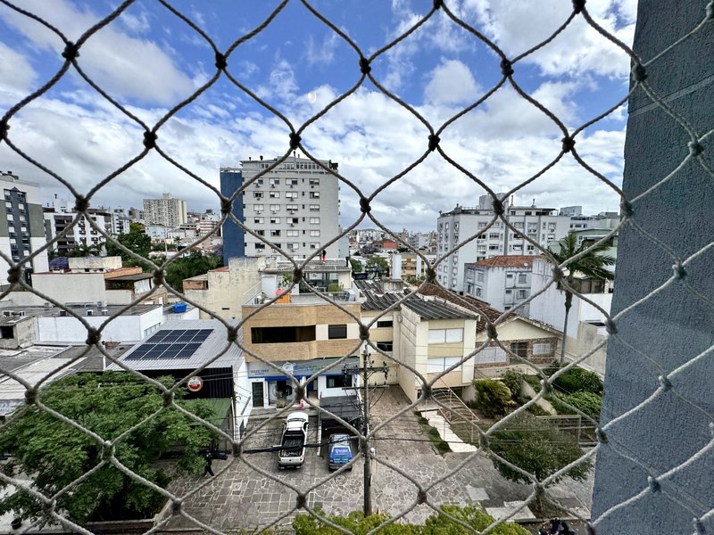 R$ 1.500.000 - &Oacute;TIMA COBERTURA DUPLEX - REFORMADA - 202M2 - 3 DORM - 2 SU&Iacute;TES - 2 VAGAS Rua Passo da Pátria Porto Alegre - 