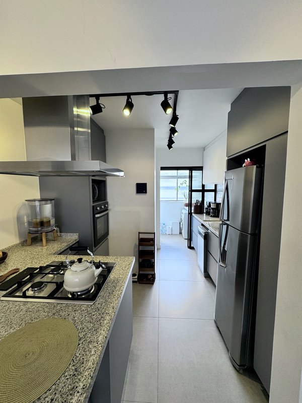 R$ 1.500.000 - &Oacute;TIMA COBERTURA DUPLEX - REFORMADA - 202M2 - 3 DORM - 2 SU&Iacute;TES - 2 VAGAS Rua Passo da Pátria Porto Alegre - 