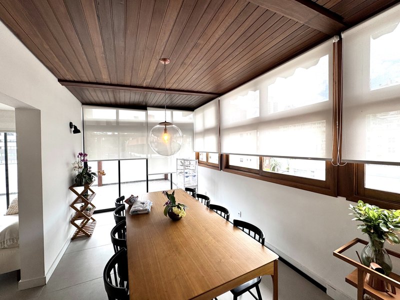 R$ 1.500.000 - &Oacute;TIMA COBERTURA DUPLEX - REFORMADA - 202M2 - 3 DORM - 2 SU&Iacute;TES - 2 VAGAS Rua Passo da Pátria Porto Alegre - 