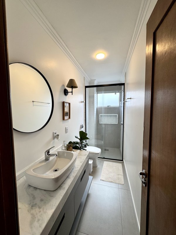 R$ 1.500.000 - &Oacute;TIMA COBERTURA DUPLEX - REFORMADA - 202M2 - 3 DORM - 2 SU&Iacute;TES - 2 VAGAS Rua Passo da Pátria Porto Alegre - 