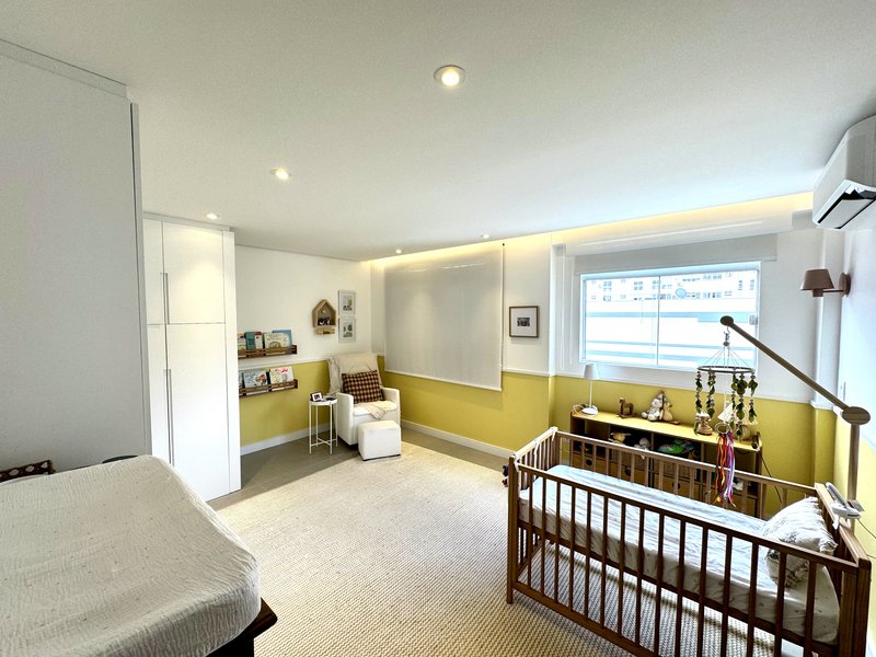 R$ 1.500.000 - &Oacute;TIMA COBERTURA DUPLEX - REFORMADA - 202M2 - 3 DORM - 2 SU&Iacute;TES - 2 VAGAS Rua Passo da Pátria Porto Alegre - 