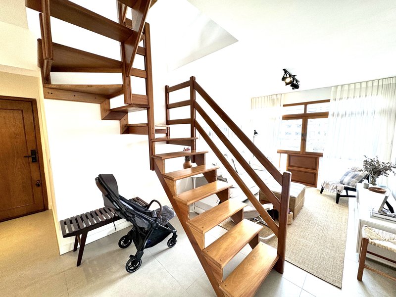 R$ 1.500.000 - &Oacute;TIMA COBERTURA DUPLEX - REFORMADA - 202M2 - 3 DORM - 2 SU&Iacute;TES - 2 VAGAS Rua Passo da Pátria Porto Alegre - 