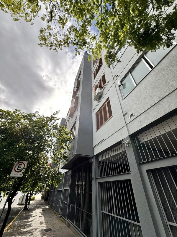 R$ 1.500.000 - &Oacute;TIMA COBERTURA DUPLEX - REFORMADA - 202M2 - 3 DORM - 2 SU&Iacute;TES - 2 VAGAS Rua Passo da Pátria Porto Alegre - 