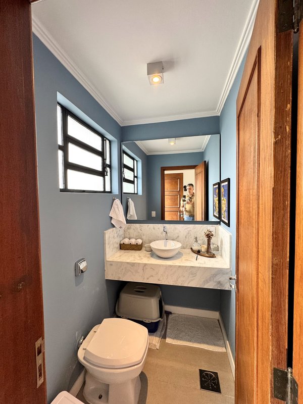 R$ 1.500.000 - &Oacute;TIMA COBERTURA DUPLEX - REFORMADA - 202M2 - 3 DORM - 2 SU&Iacute;TES - 2 VAGAS Rua Passo da Pátria Porto Alegre - 