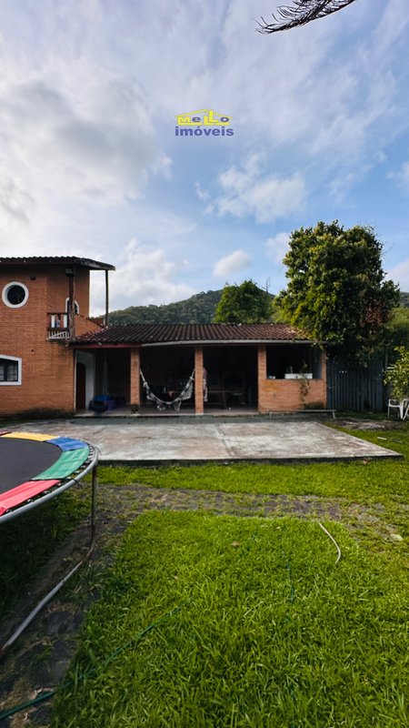 Bela e espaçosa casa central à venda em Boiçucanga – Com escritura definitiva Rua Manoel Francisco Ferro São Sebastião - 