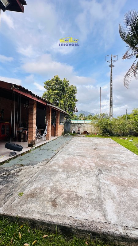 Bela e espaçosa casa central à venda em Boiçucanga – Com escritura definitiva Rua Manoel Francisco Ferro São Sebastião - 