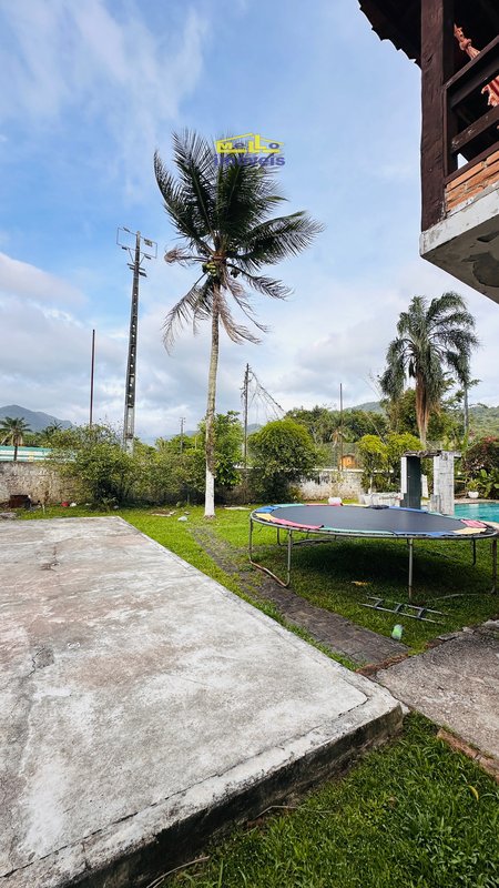 Bela e espaçosa casa central à venda em Boiçucanga – Com escritura definitiva Rua Manoel Francisco Ferro São Sebastião - 