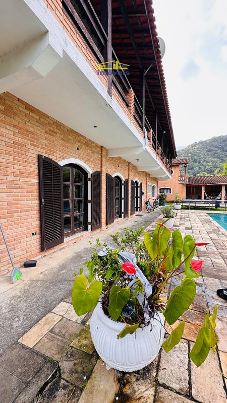 Bela e espaçosa casa central à venda em Boiçucanga – Com escritura definitiva Rua Manoel Francisco Ferro São Sebastião - 