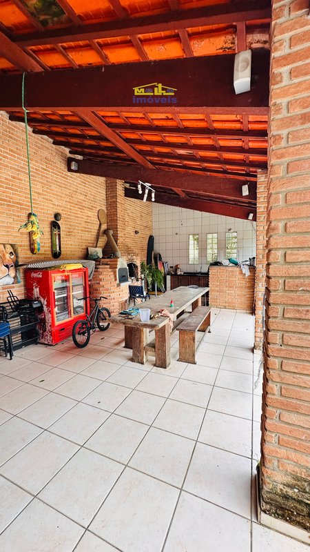 Bela e espaçosa casa central à venda em Boiçucanga – Com escritura definitiva Rua Manoel Francisco Ferro São Sebastião - 