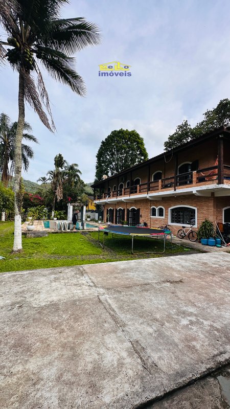 Bela e espaçosa casa central à venda em Boiçucanga – Com escritura definitiva Rua Manoel Francisco Ferro São Sebastião - 