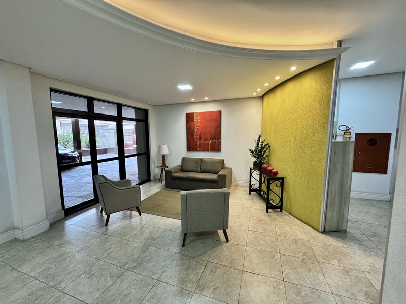 R$ 880.000 - EXCELENTE APARTAMENTO - 90M2 - 2 DORM - SU&Iacute;TE - INFRA - 1 VAGA Rua Vinte e Quatro de Outubro Porto Alegre - 