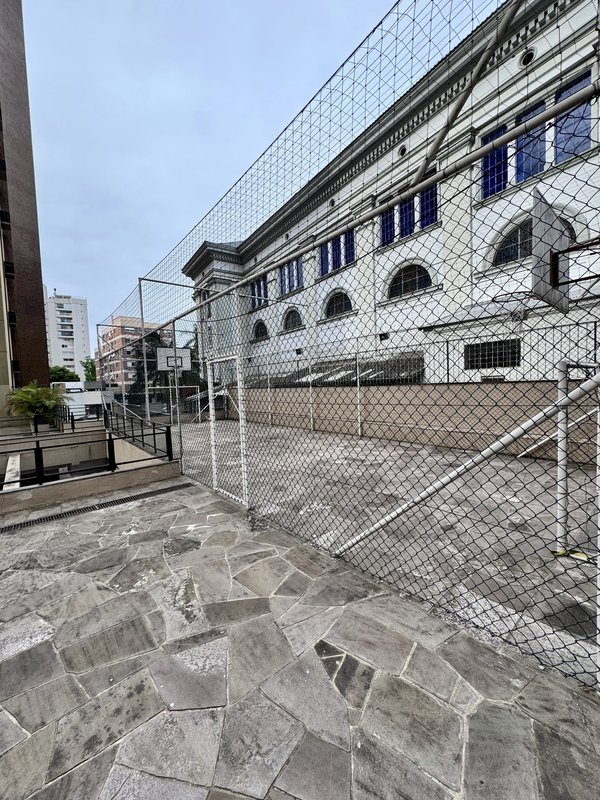 R$ 880.000 - EXCELENTE APARTAMENTO - 90M2 - 2 DORM - SU&Iacute;TE - INFRA - 1 VAGA Rua Vinte e Quatro de Outubro Porto Alegre - 