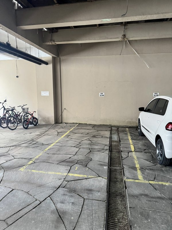 R$ 880.000 - EXCELENTE APARTAMENTO - 90M2 - 2 DORM - SU&Iacute;TE - INFRA - 1 VAGA Rua Vinte e Quatro de Outubro Porto Alegre - 