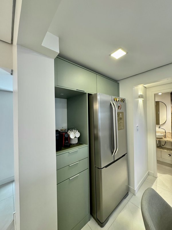 R$ 880.000 - EXCELENTE APARTAMENTO - 90M2 - 2 DORM - SU&Iacute;TE - INFRA - 1 VAGA Rua Vinte e Quatro de Outubro Porto Alegre - 