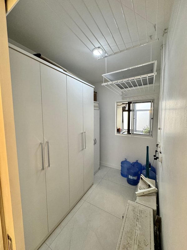 R$ 880.000 - EXCELENTE APARTAMENTO - 90M2 - 2 DORM - SU&Iacute;TE - INFRA - 1 VAGA Rua Vinte e Quatro de Outubro Porto Alegre - 