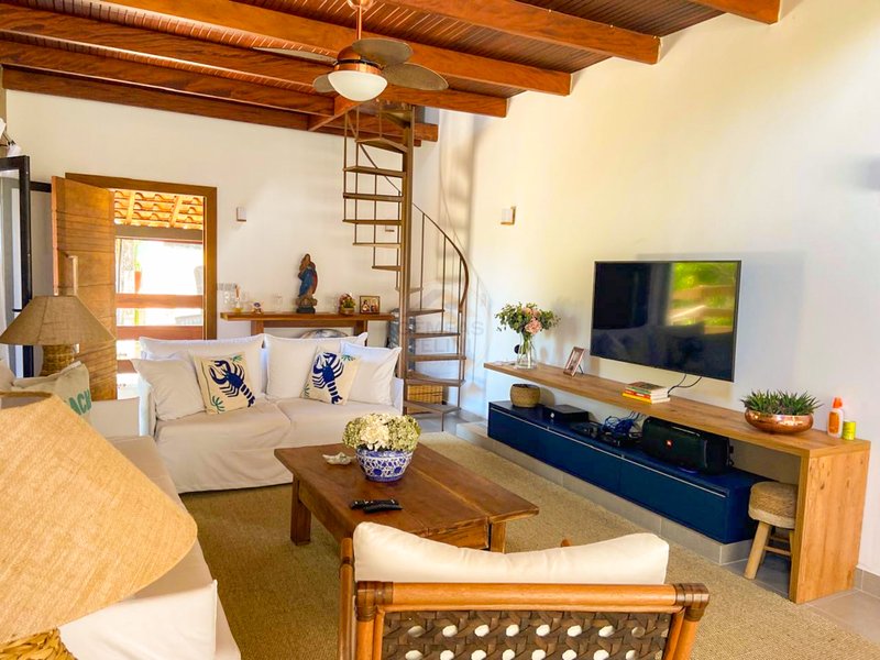 CASA TÉRREA REFORMADA EM JUQUEHY – CONFORTO, ESPAÇO E NATUREZA - À VENDA  São Sebastião - 