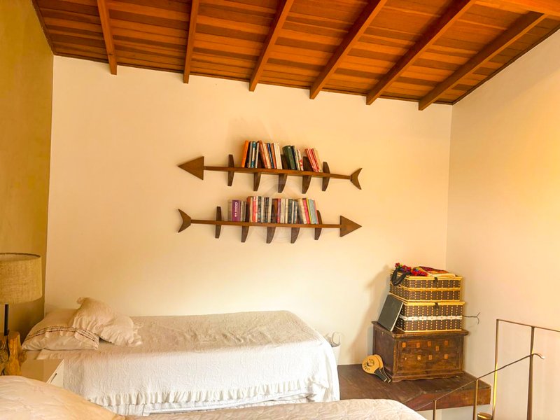 CASA TÉRREA REFORMADA EM JUQUEHY – CONFORTO, ESPAÇO E NATUREZA - À VENDA  São Sebastião - 