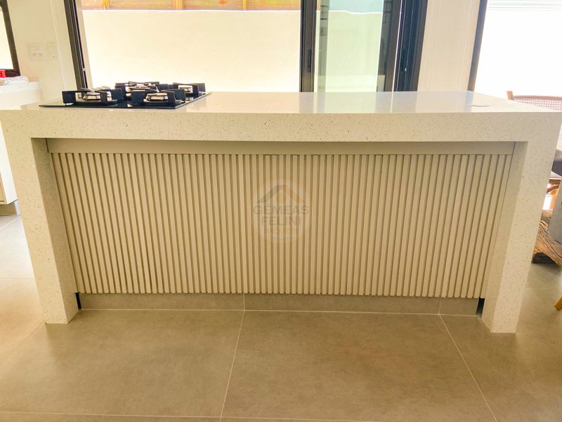 CASA TÉRREA REFORMADA EM JUQUEHY – CONFORTO, ESPAÇO E NATUREZA - À VENDA  São Sebastião - 