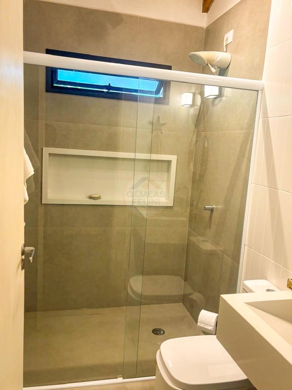 CASA TÉRREA REFORMADA EM JUQUEHY – CONFORTO, ESPAÇO E NATUREZA - À VENDA  São Sebastião - 