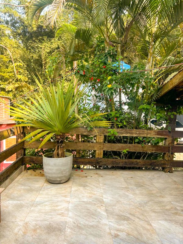 CASA TÉRREA REFORMADA EM JUQUEHY – CONFORTO, ESPAÇO E NATUREZA - À VENDA  São Sebastião - 