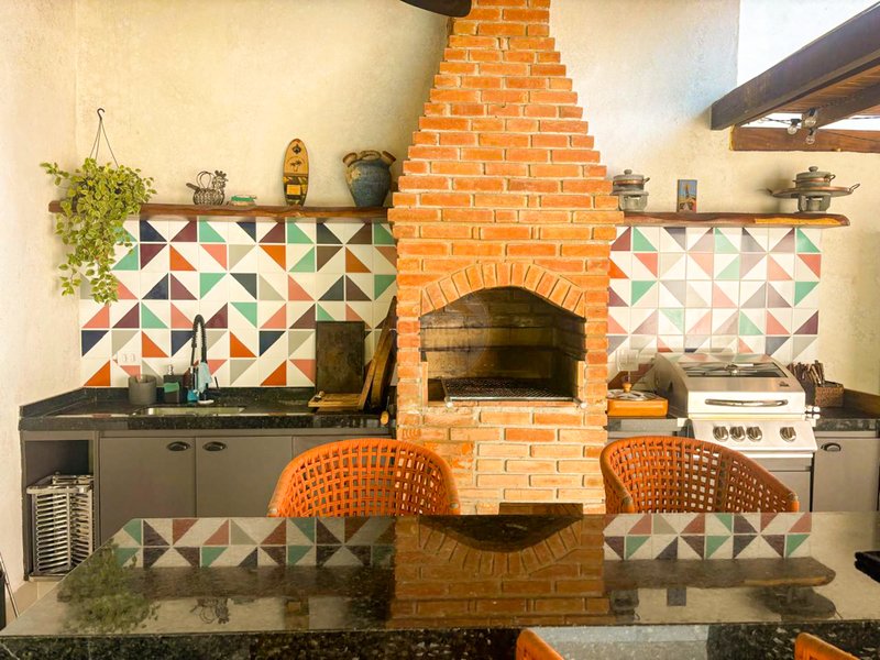 CASA TÉRREA REFORMADA EM JUQUEHY – CONFORTO, ESPAÇO E NATUREZA - À VENDA  São Sebastião - 