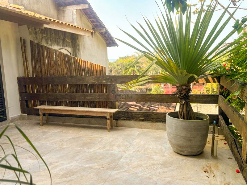 CASA TÉRREA REFORMADA EM JUQUEHY – CONFORTO, ESPAÇO E NATUREZA - À VENDA  São Sebastião - 