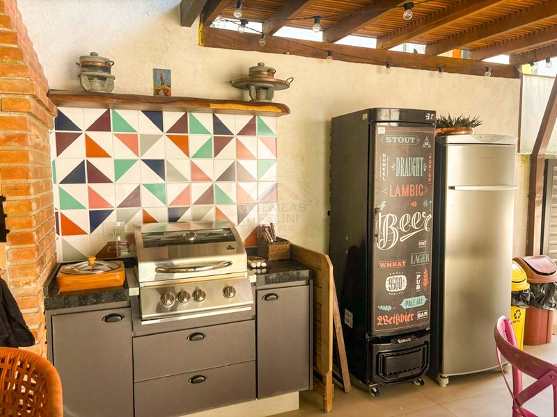 CASA TÉRREA REFORMADA EM JUQUEHY – CONFORTO, ESPAÇO E NATUREZA - À VENDA  São Sebastião - 