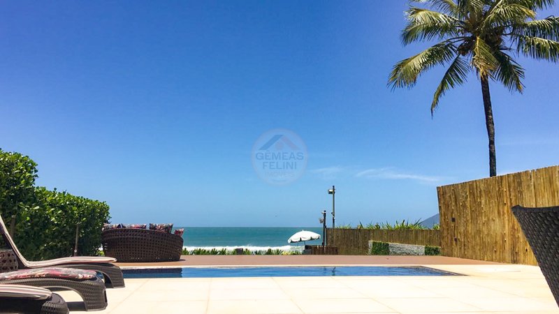 CASA PÉ NA AREIA EM CONDOMINIO NA PRAIA DE JUQUEHY AMPLO JARDIM - LOCAÇÃO ANUAL / MENSAL  São Sebastião - 
