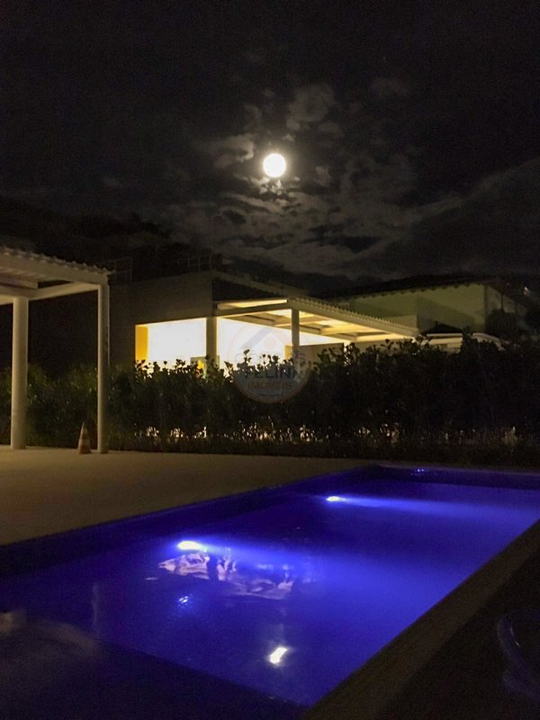 CASA PÉ NA AREIA EM CONDOMINIO NA PRAIA DE JUQUEHY AMPLO JARDIM - LOCAÇÃO ANUAL / MENSAL  São Sebastião - 