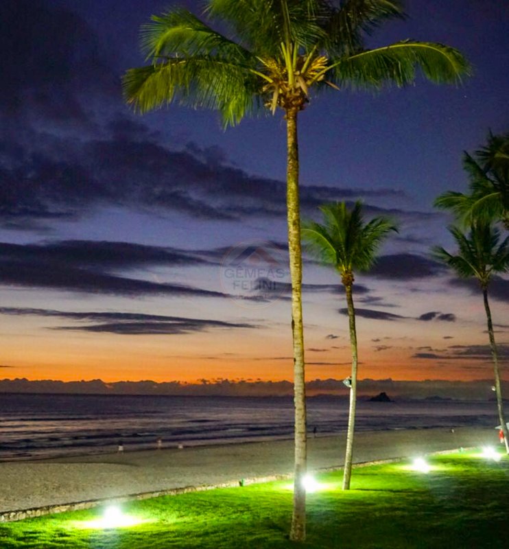 CASA PÉ NA AREIA EM CONDOMINIO NA PRAIA DE JUQUEHY AMPLO JARDIM - LOCAÇÃO ANUAL / MENSAL  São Sebastião - 