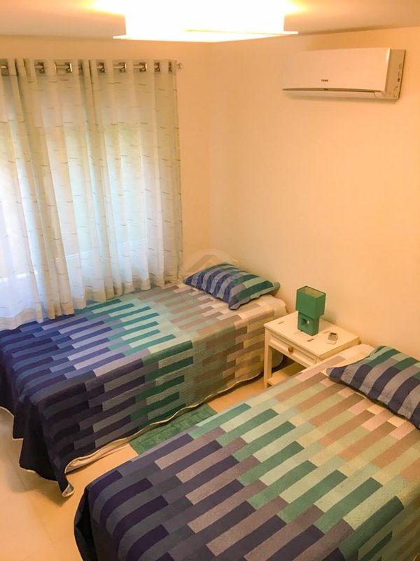 CASA PÉ NA AREIA EM CONDOMINIO NA PRAIA DE JUQUEHY AMPLO JARDIM - LOCAÇÃO ANUAL / MENSAL  São Sebastião - 