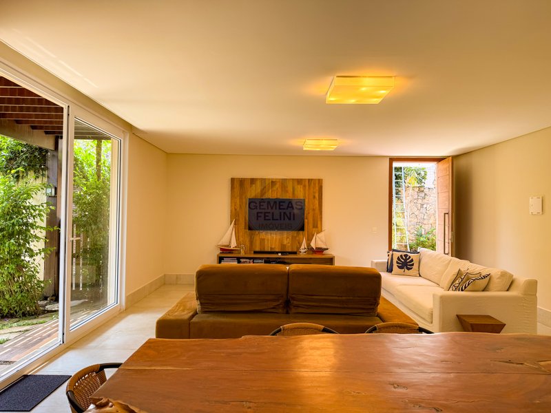 CASA EM CONDOMÍNIO NA PRAIA DE JUQUEHY - LOCAÇÃO ANUAL E DIÁRIAS  São Sebastião - 