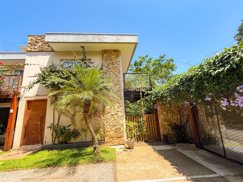 CASA EM CONDOMÍNIO NA PRAIA DE JUQUEHY - LOCAÇÃO ANUAL E DIÁRIAS  São Sebastião - 