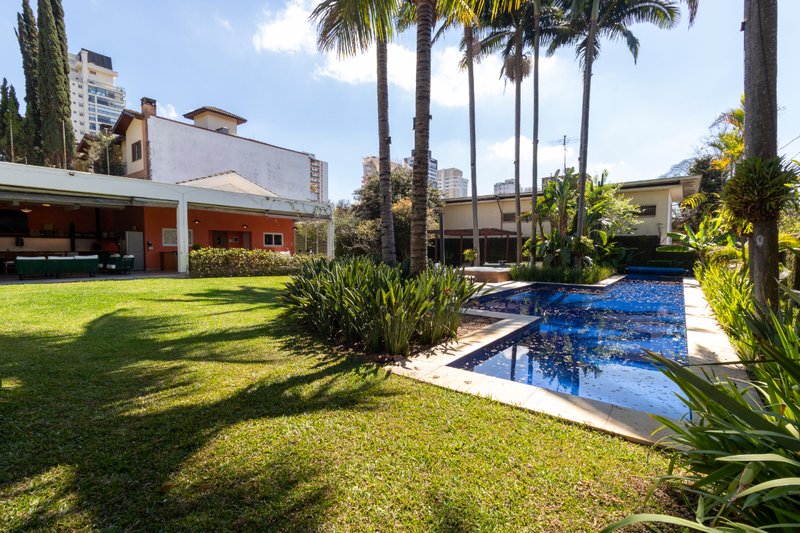 Casa à Venda Alto da Boa Vista em São Paulo/SP Rua Comendador Elias Zarzur São Paulo - 