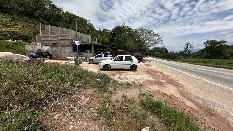 🏡 Vende-se Terreno em Cachoeiras de Macacu – RJ 🏡 Rua Esmeraldino Salvino CACHOEIRAS DE MACACU - 