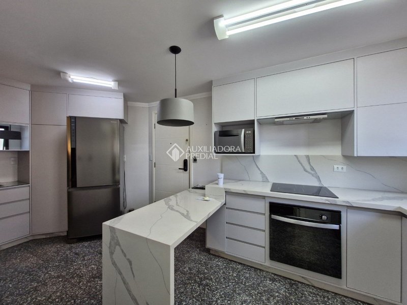 APARTAMENTO COM 4 DORMITÓRIOS SENDO 1 SUÍTE - CENTRO -SÃO BERNARDO DO CAMPO Rua Carlos del Prete São Bernardo do Campo - 