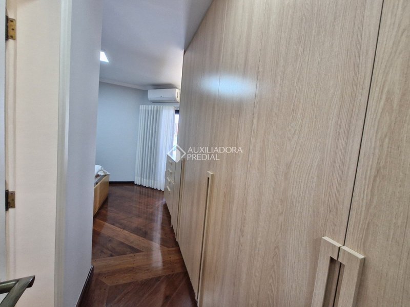 APARTAMENTO COM 4 DORMITÓRIOS SENDO 1 SUÍTE - CENTRO -SÃO BERNARDO DO CAMPO Rua Carlos del Prete São Bernardo do Campo - 