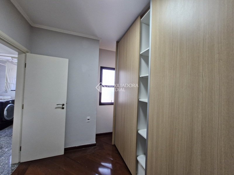 APARTAMENTO COM 4 DORMITÓRIOS SENDO 1 SUÍTE - CENTRO -SÃO BERNARDO DO CAMPO Rua Carlos del Prete São Bernardo do Campo - 