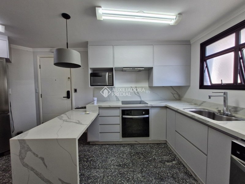 APARTAMENTO COM 4 DORMITÓRIOS SENDO 1 SUÍTE - CENTRO -SÃO BERNARDO DO CAMPO Rua Carlos del Prete São Bernardo do Campo - 