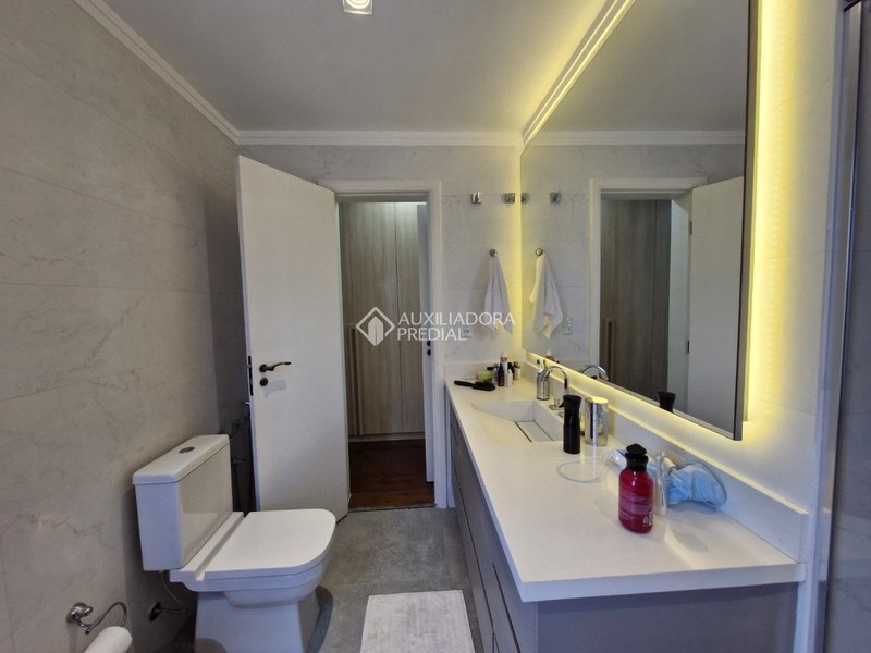 APARTAMENTO COM 4 DORMITÓRIOS SENDO 1 SUÍTE - CENTRO -SÃO BERNARDO DO CAMPO Rua Carlos del Prete São Bernardo do Campo - 