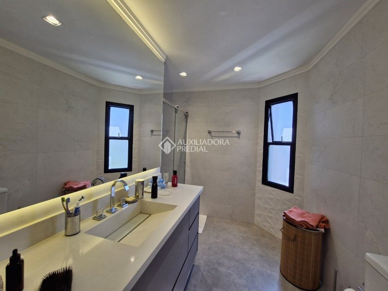 APARTAMENTO COM 4 DORMITÓRIOS SENDO 1 SUÍTE - CENTRO -SÃO BERNARDO DO CAMPO Rua Carlos del Prete São Bernardo do Campo - 