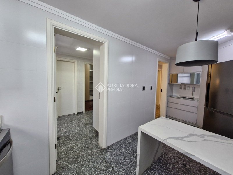 APARTAMENTO COM 4 DORMITÓRIOS SENDO 1 SUÍTE - CENTRO -SÃO BERNARDO DO CAMPO Rua Carlos del Prete São Bernardo do Campo - 