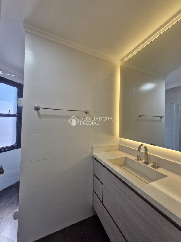 APARTAMENTO COM 4 DORMITÓRIOS SENDO 1 SUÍTE - CENTRO -SÃO BERNARDO DO CAMPO Rua Carlos del Prete São Bernardo do Campo - 